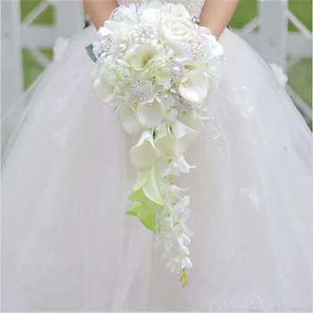 Poroka, nevesta, gospodarstvo cvet PU calla lily vaja sponke kaplja vode slap foto holding šopek družico cvet